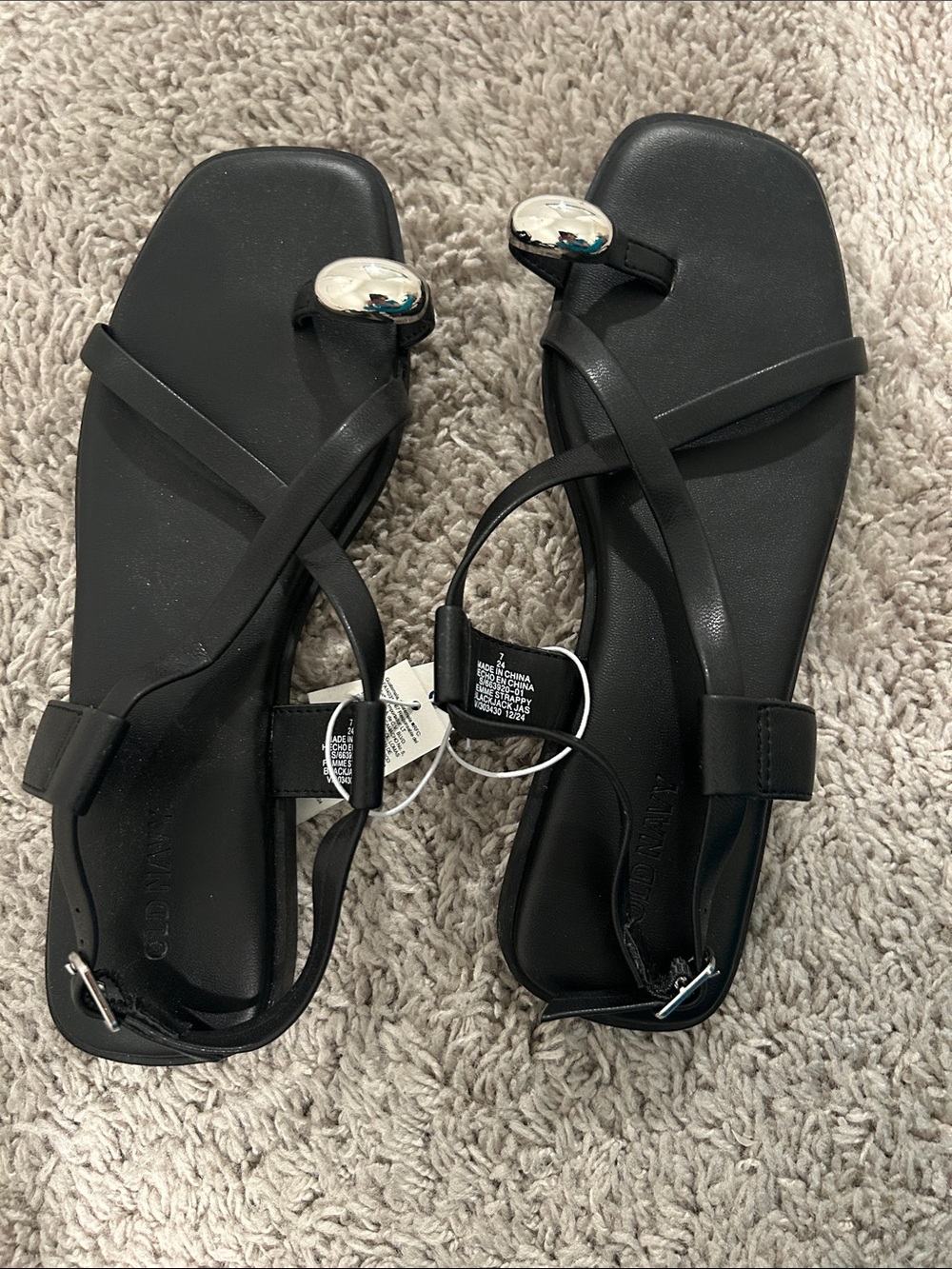 NWT Old Navy Women's Black Strappy Toe-Ring Sandals, sz 7